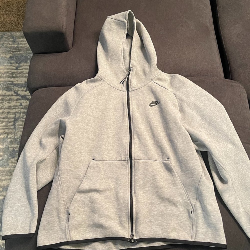 Nike Sportswear Tech Fleece Lightweight Men's Full-Zip Hoodie Sweatshirt